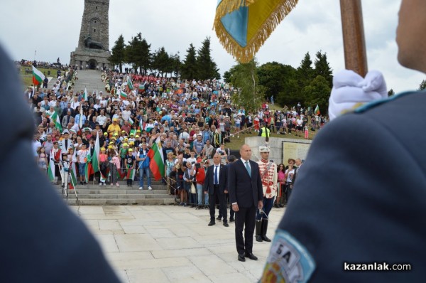 Родолюбци от цялата страна почетоха героите от Шипченската епопея