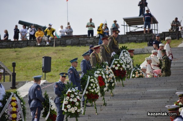 Родолюбци от цялата страна почетоха героите от Шипченската епопея