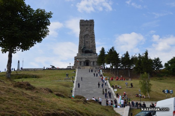 Родолюбци от цялата страна почетоха героите от Шипченската епопея