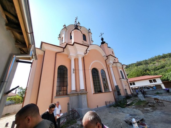 Провериха ремонтните дейности на църковните паметници на културата в Мъглиж