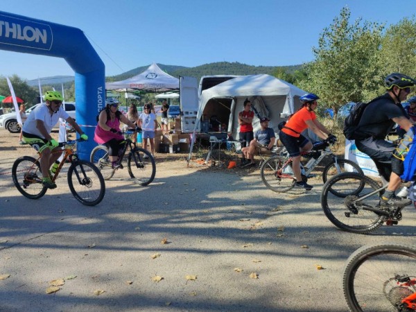 Над 100 участници се включиха в традиционното състезание по планинско колоездене за Купата на Община Казанлък 