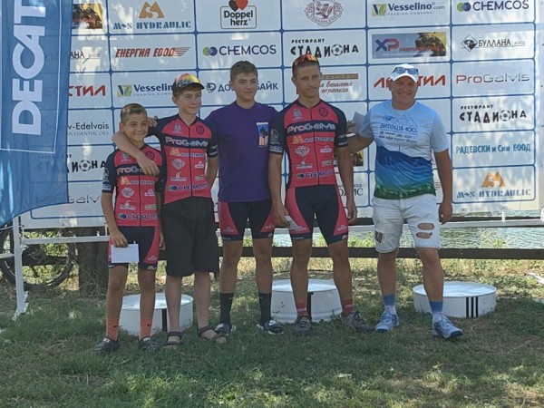 Над 100 участници се включиха в традиционното състезание по планинско колоездене за Купата на Община Казанлък 