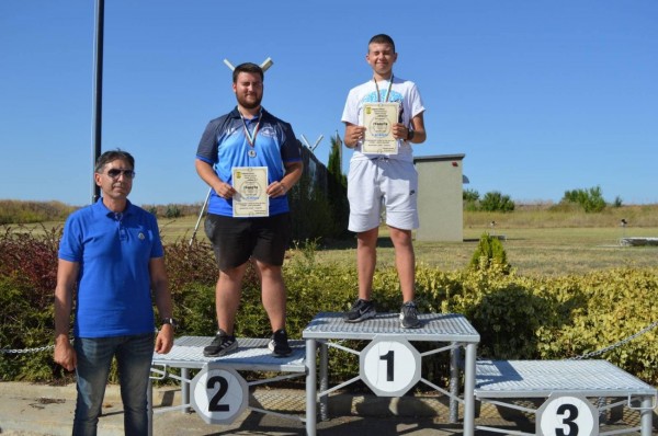 Стрелците от КЛС “Балиста“- Казанлък с блестящо представяне в Кнежа 