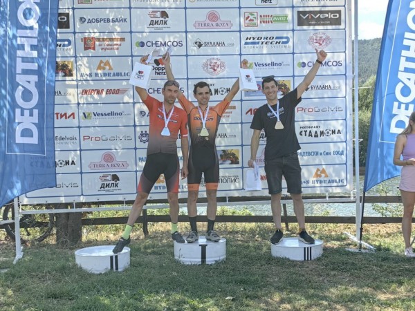 Над 100 участници се включиха в традиционното състезание по планинско колоездене за Купата на Община Казанлък 