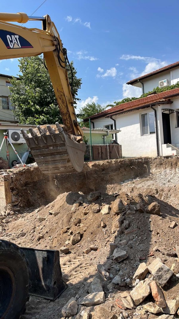 Груб строеж и цялостен ремонт на стари къщи от фирма Палова 2019 ЕООД