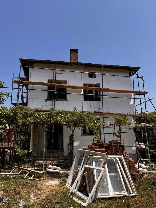 Груб строеж и цялостен ремонт на стари къщи от фирма Палова 2019 ЕООД