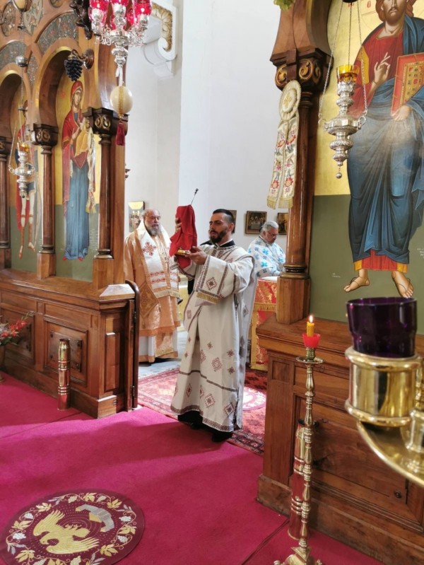  На имения си ден митрополит Киприан служи в Тунис