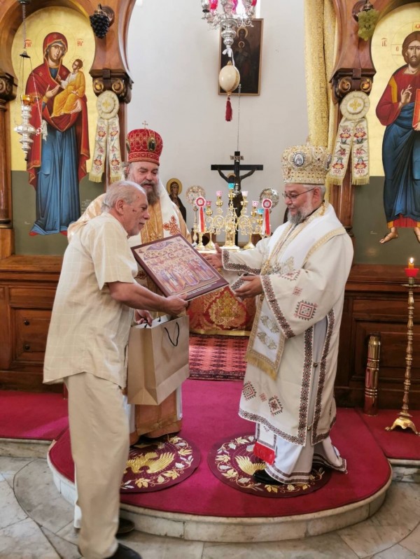  На имения си ден митрополит Киприан служи в Тунис