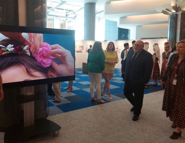 Кметът Галина Стоянова в Европарламента: Розата и розовото масло са не просто традиция и производство, те за нас са идентичност