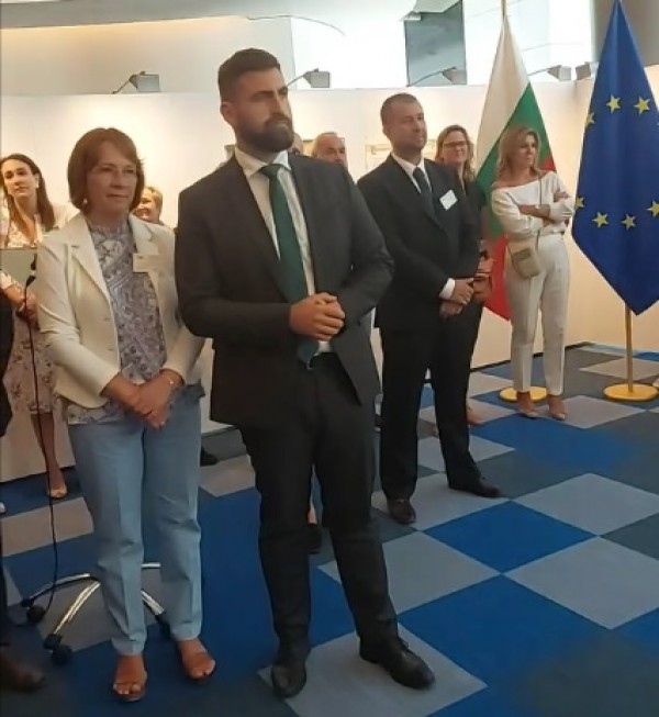 Кметът Галина Стоянова в Европарламента: Розата и розовото масло са не просто традиция и производство, те за нас са идентичност