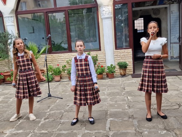 Отбелязването на 138 г. от Съединението събра родолюбиви казанлъчани