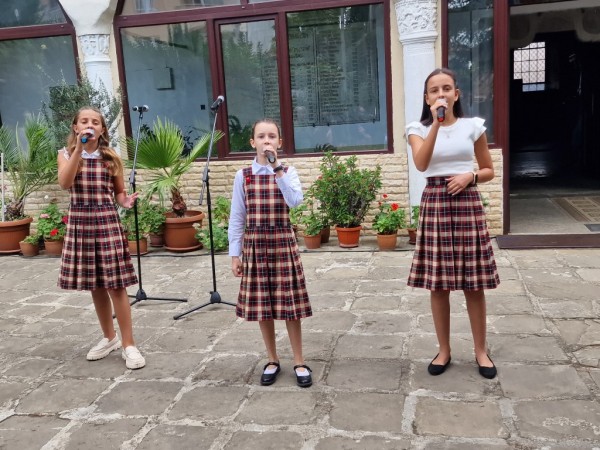 Отбелязването на 138 г. от Съединението събра родолюбиви казанлъчани