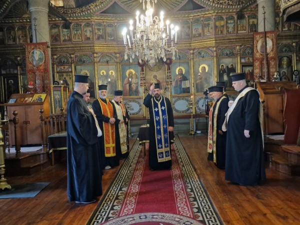 Отбелязването на 138 г. от Съединението събра родолюбиви казанлъчани