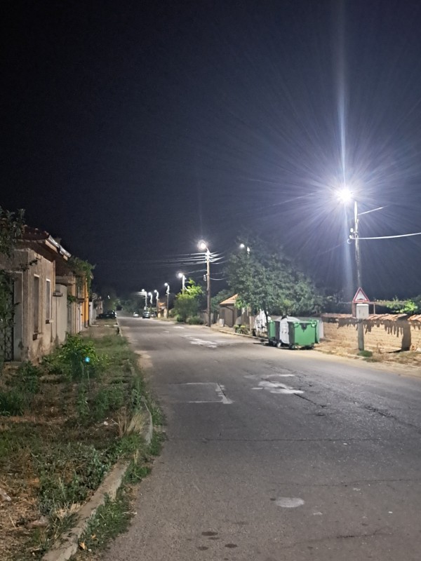 Монтираха ново улично осветление в село Розово 