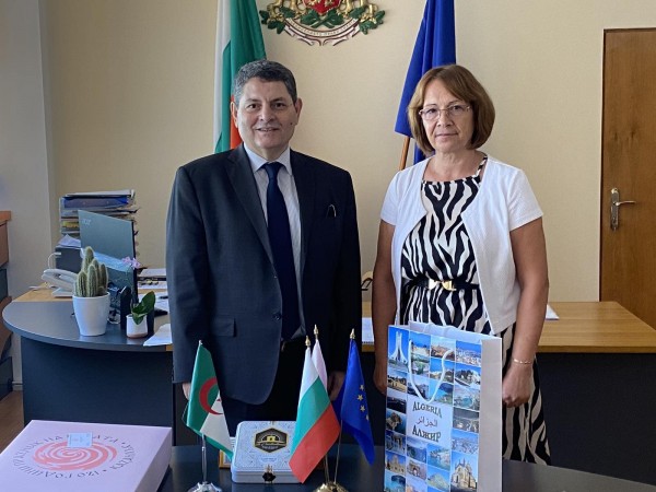 Новият посланик на Алжир в България гостува в Казанлък / Новини от Казанлък
