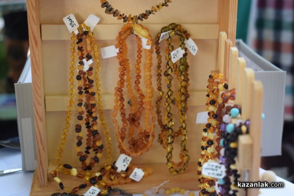 Занаятчии показват майсторлък на традиционния фестивал в Шипка