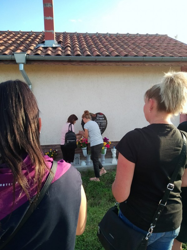 Град Шипка и село Бузовград се присъединиха към Националния протест срещу войната по пътищата