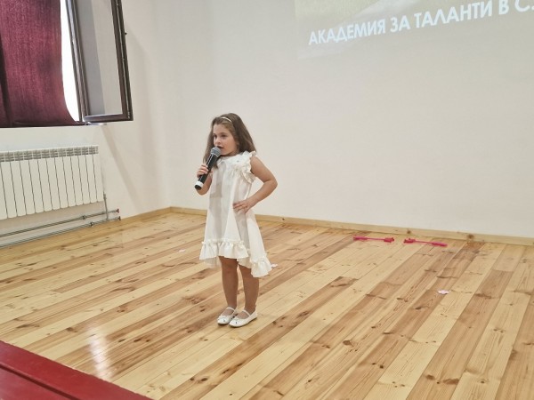 Кметът Галина Стоянова: Да направим новата сграда на училището в Розово смислено място за децата