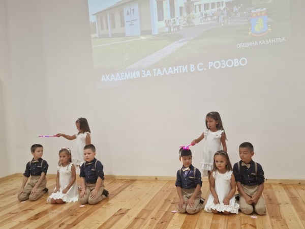 Кметът Галина Стоянова: Да направим новата сграда на училището в Розово смислено място за децата