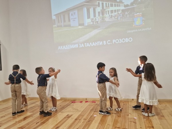 Кметът Галина Стоянова: Да направим новата сграда на училището в Розово смислено място за децата