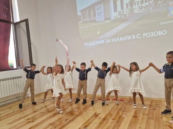 Кметът Галина Стоянова: Да направим новата сграда на училището в Розово смислено място за децата