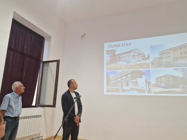 Кметът Галина Стоянова: Да направим новата сграда на училището в Розово смислено място за децата