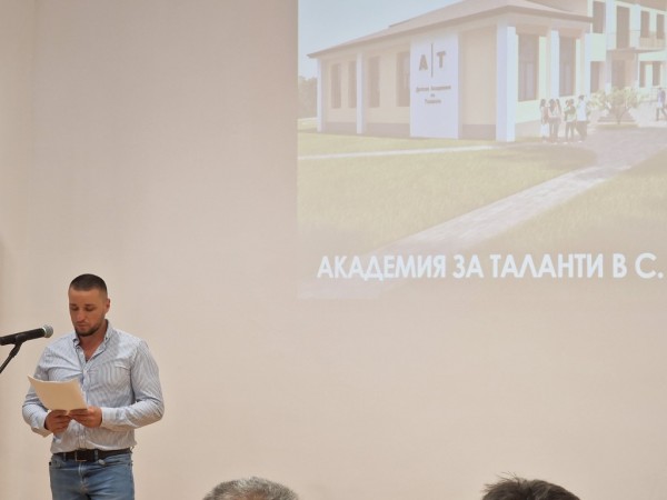 Кметът Галина Стоянова: Да направим новата сграда на училището в Розово смислено място за децата