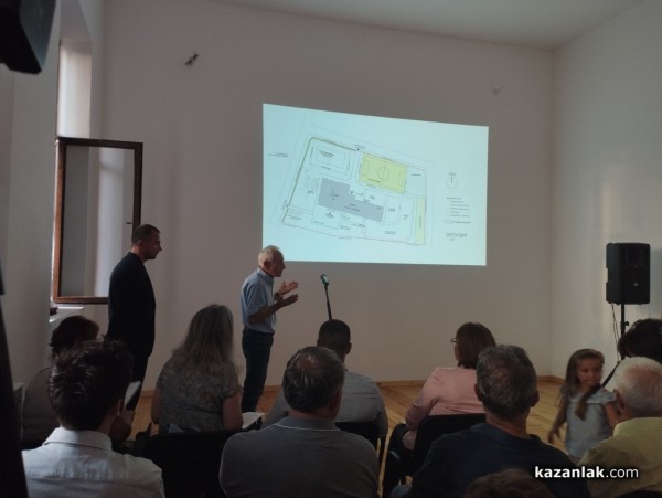 Местният бизнес подаде ръка на Академията за таланти в Розово