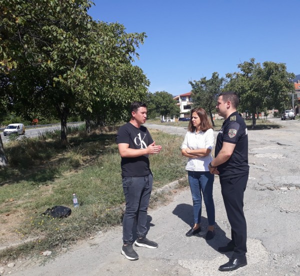 Кметове на населени места и представители на МВР, обсъдиха мерки за подобряване на пътната безопасност в Казанлъшко 