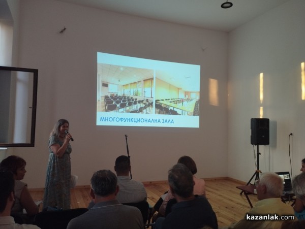 Местният бизнес подаде ръка на Академията за таланти в Розово