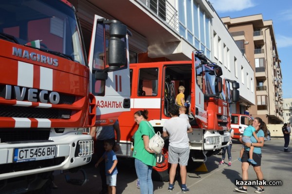 Демонстрация на действия при ПТП и битови пожари