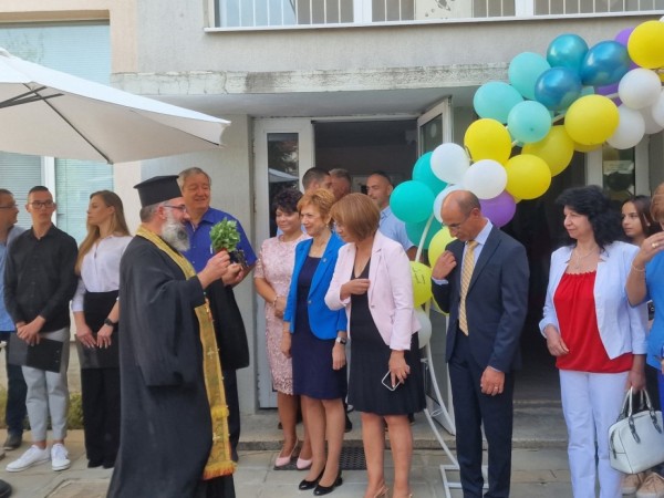 Успешна учебна година и честита първа смяна с новия корпус на ППМГ „Никола Обрешков“