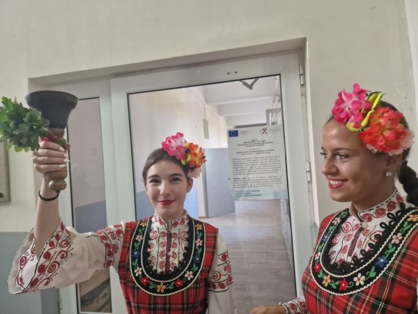 Успешна учебна година и честита първа смяна с новия корпус на ППМГ „Никола Обрешков“