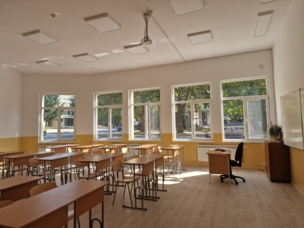 Успешна учебна година и честита първа смяна с новия корпус на ППМГ „Никола Обрешков“