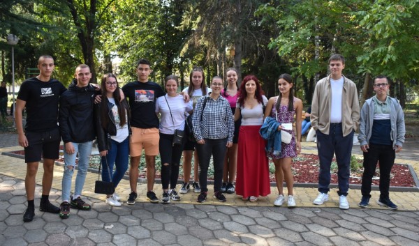 79 осмокласници прекрачиха прага на ПГЛПТ за Новата учебна година