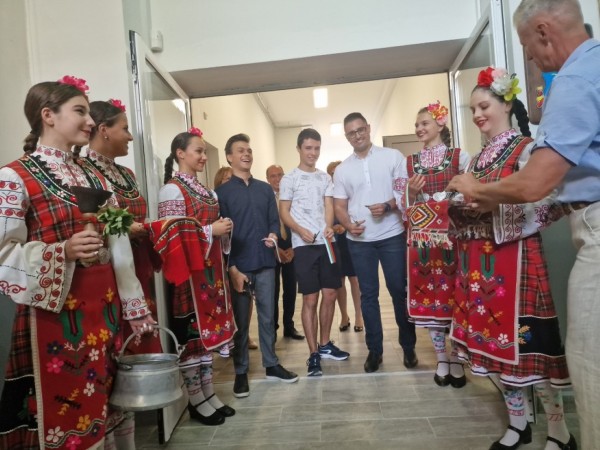 Успешна учебна година и честита първа смяна с новия корпус на ППМГ „Никола Обрешков“