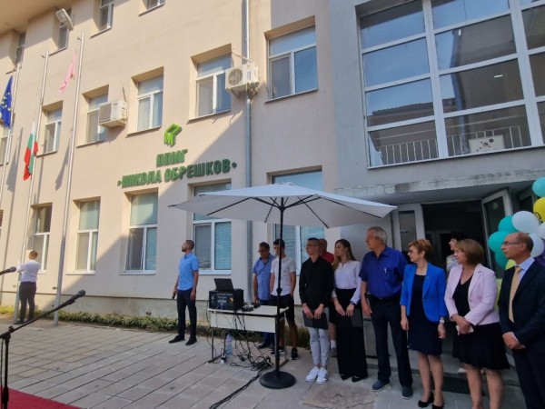 Успешна учебна година и честита първа смяна с новия корпус на ППМГ „Никола Обрешков“