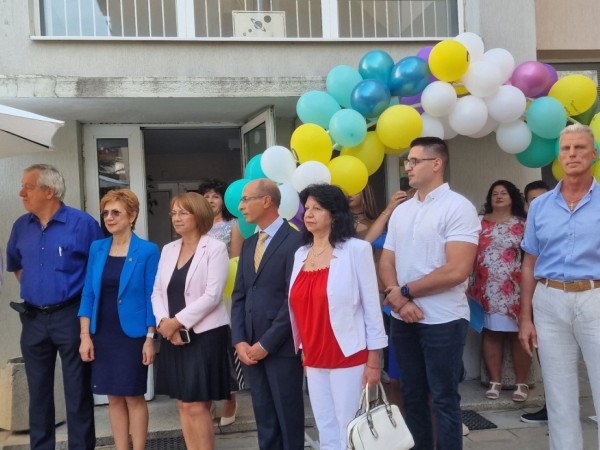 Успешна учебна година и честита първа смяна с новия корпус на ППМГ „Никола Обрешков“