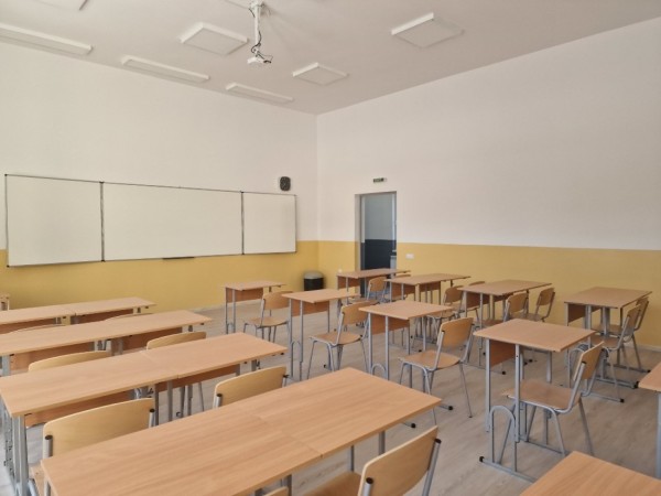 Успешна учебна година и честита първа смяна с новия корпус на ППМГ „Никола Обрешков“