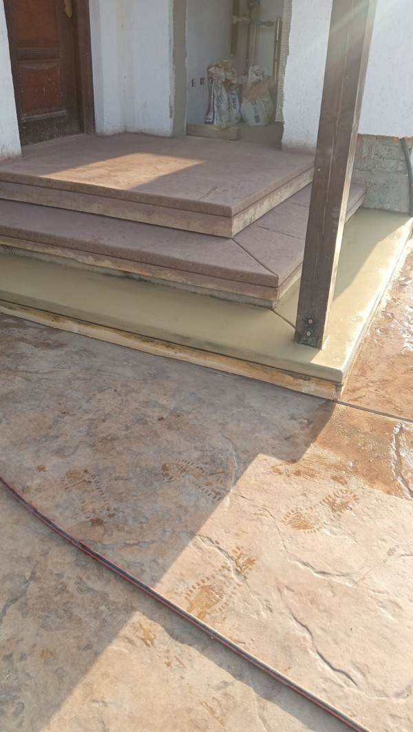 Щампован бетон за всеки дом - качествено изграждане на подови и стенни настилки 