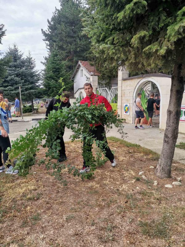 Военнослужещи от 61 Стрямска механизирана бригада се включиха в кампанията „Да изчистим България заедно”