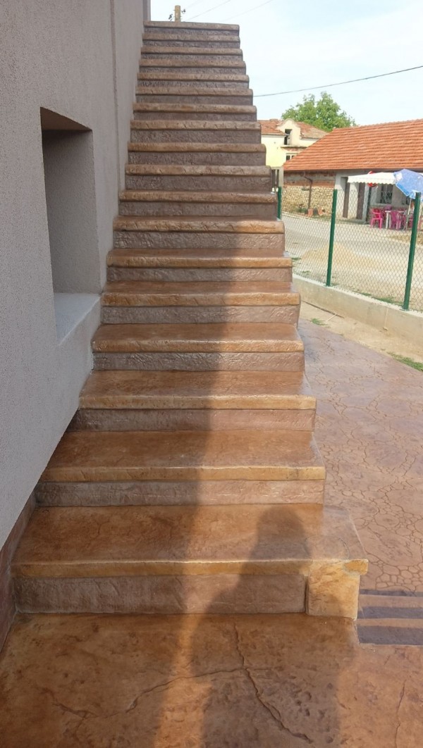 Щампован бетон за всеки дом - качествено изграждане на подови и стенни настилки 