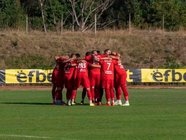 “Розите“ отвяха пловдивските “канарчета“ с 2:0