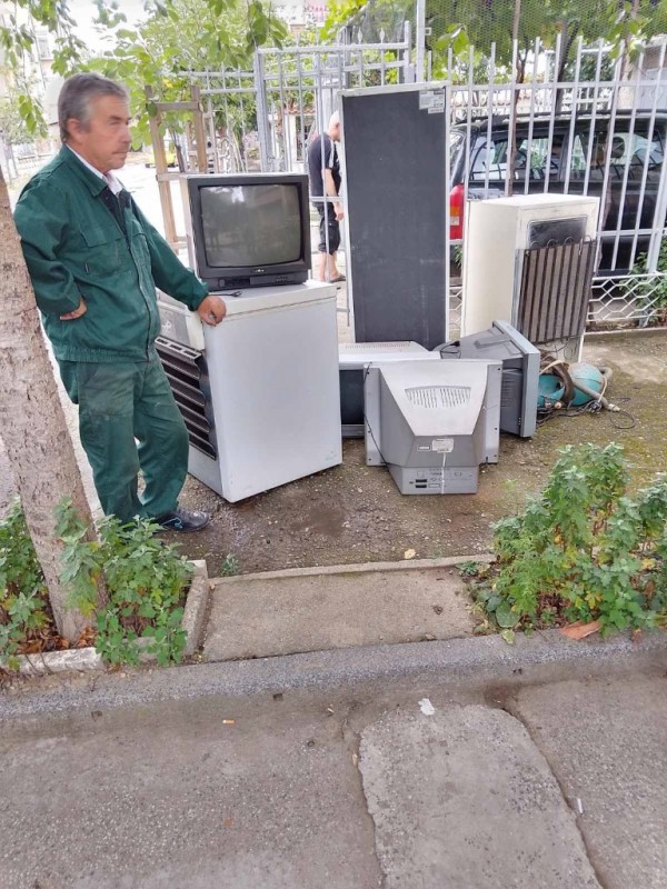 Нов рекорд с общо 138 400 кг. изхвърлен битов отпадък по време на проведената кампания  „Да почистим Казанлък“