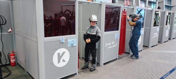 Ученици от ПГ „Иван Хаджиенов“ участваха в Международното състезание по заваряване за млади заварчици в Германия 