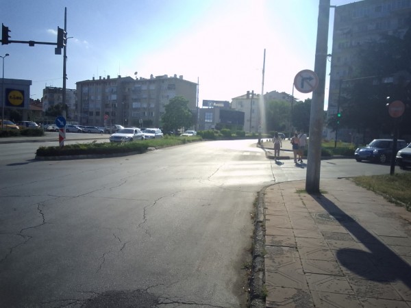 Затваряне на участъци на бул. „Никола Петков“ и  бул. „Княз Александър Батенберг“ в Казанлък от утре за три дни