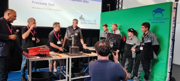 Ученици от ПГ „Иван Хаджиенов“ участваха в Международното състезание по заваряване за млади заварчици в Германия 