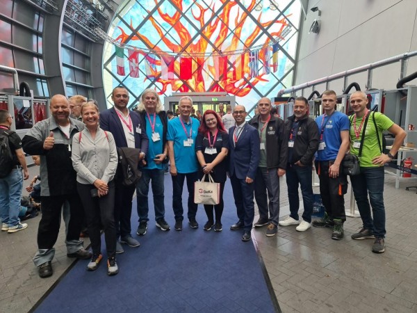 Ученици от ПГ „Иван Хаджиенов“ участваха в Международното състезание по заваряване за млади заварчици в Германия 