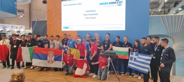 Ученици от ПГ „Иван Хаджиенов“ участваха в Международното състезание по заваряване за млади заварчици в Германия 