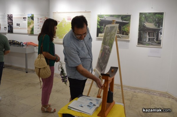 Музеят на фотографията представи красива изложба с близо 40 фотографии отпечатани на специална японска хартия 